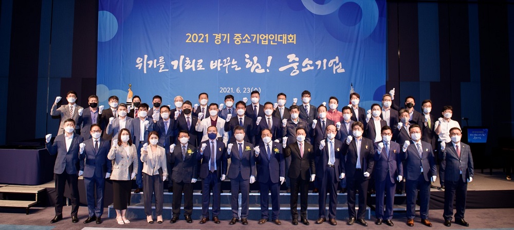02_단체사진.jpg